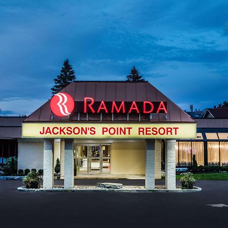 Hotel Ramada By Wyndham Jackson'S Point Georgina Exterior foto