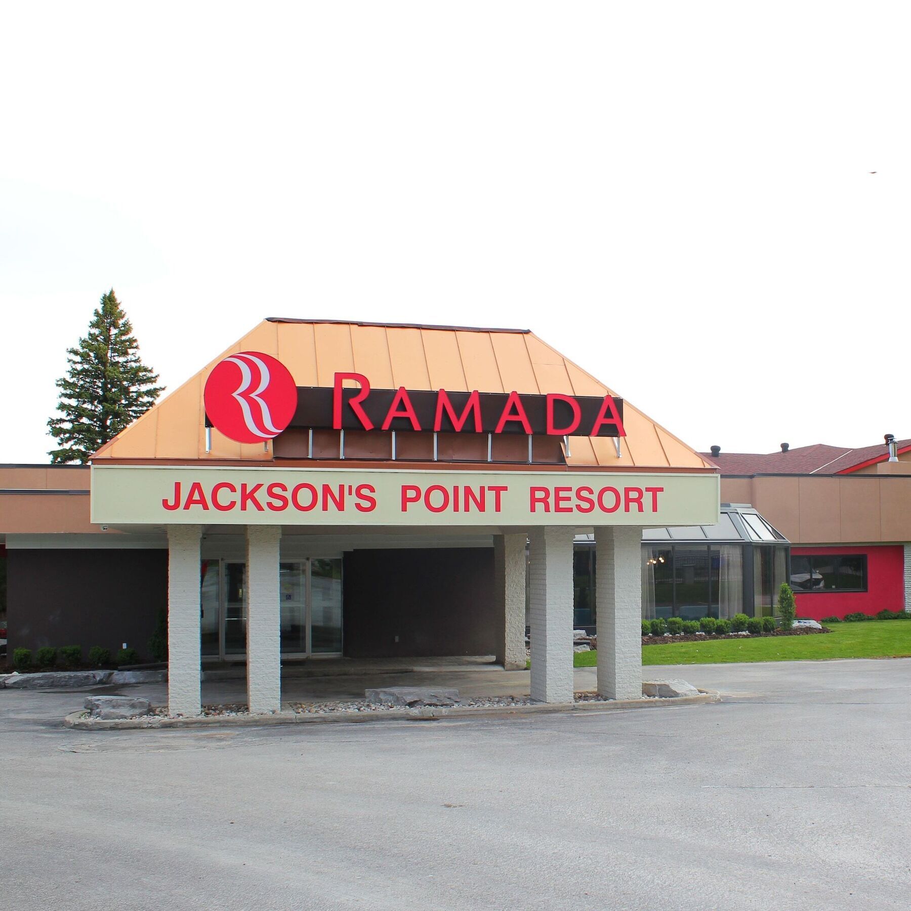 Hotel Ramada By Wyndham Jackson'S Point Georgina Exterior foto